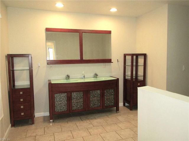 111 S Ridgeley RD, Norfolk, VA 23505