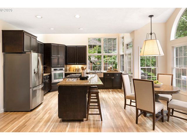 5312 AMBERWOOD Ct, Lake Oswego, OR 97035