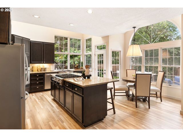 5312 AMBERWOOD Ct, Lake Oswego, OR 97035