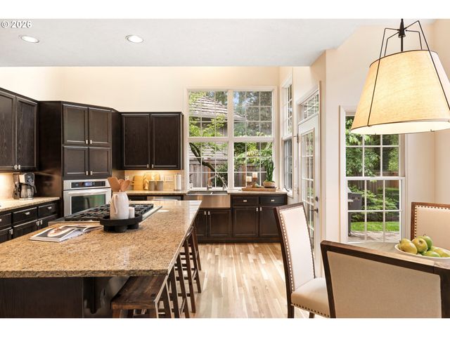 5312 AMBERWOOD Ct, Lake Oswego, OR 97035