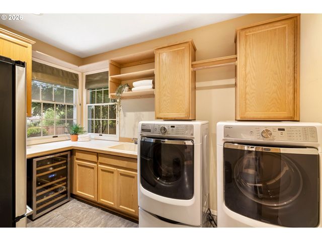 5312 AMBERWOOD Ct, Lake Oswego, OR 97035