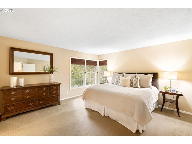 5312 AMBERWOOD Ct, Lake Oswego, OR 97035