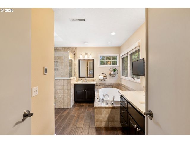 5312 AMBERWOOD Ct, Lake Oswego, OR 97035