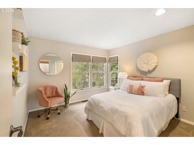 5312 AMBERWOOD Ct, Lake Oswego, OR 97035