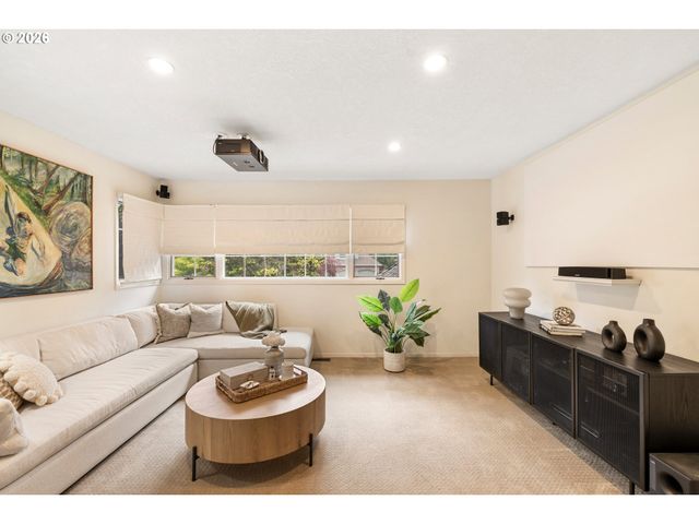 5312 AMBERWOOD Ct, Lake Oswego, OR 97035