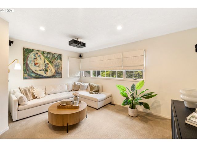 5312 AMBERWOOD Ct, Lake Oswego, OR 97035