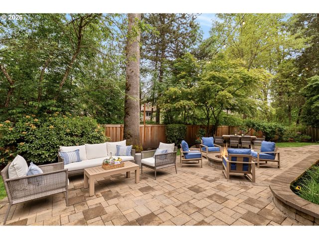 5312 AMBERWOOD Ct, Lake Oswego, OR 97035