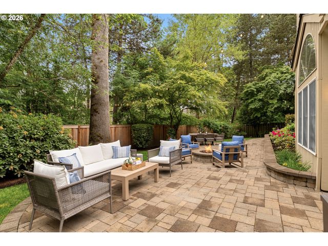 5312 AMBERWOOD Ct, Lake Oswego, OR 97035