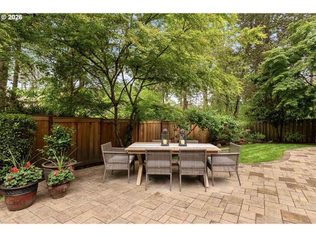 5312 AMBERWOOD Ct, Lake Oswego, OR 97035