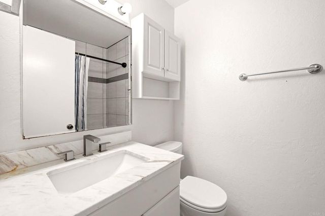 8764 Wahl Street, Santee, CA 92071
