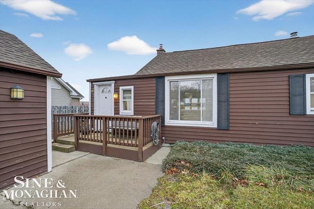 1551 Oakland Avenue, St Clair, MI 48079