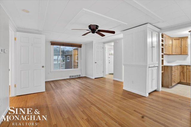 1551 Oakland Avenue, St Clair, MI 48079