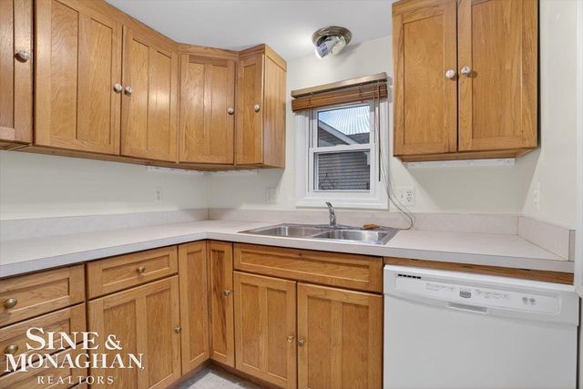 1551 Oakland Avenue, St Clair, MI 48079