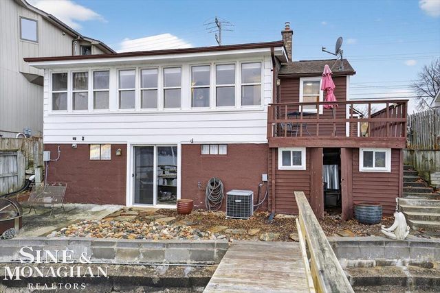 1551 Oakland Avenue, St Clair, MI 48079