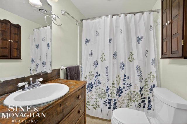 1551 Oakland Avenue, St Clair, MI 48079