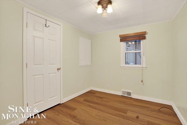 1551 Oakland Avenue, St Clair, MI 48079