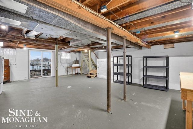 1551 Oakland Avenue, St Clair, MI 48079