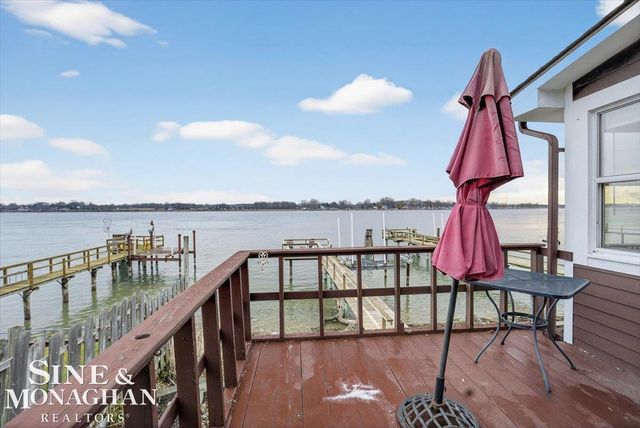 1551 Oakland Avenue, St Clair, MI 48079