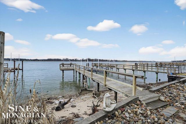 1551 Oakland Avenue, St Clair, MI 48079