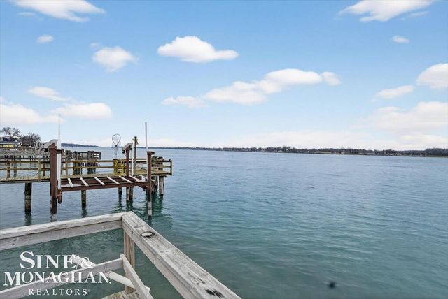 1551 Oakland Avenue, St Clair, MI 48079