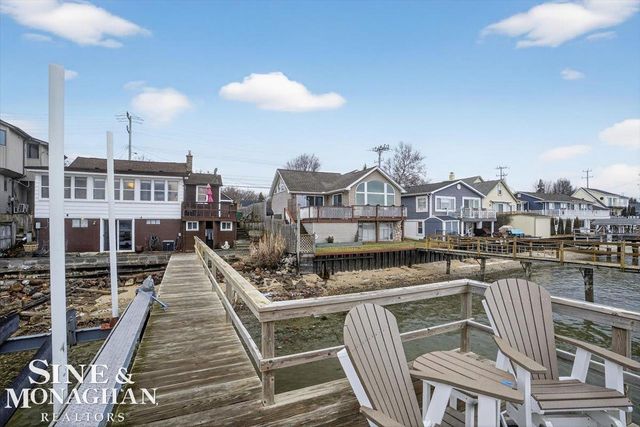 1551 Oakland Avenue, St Clair, MI 48079