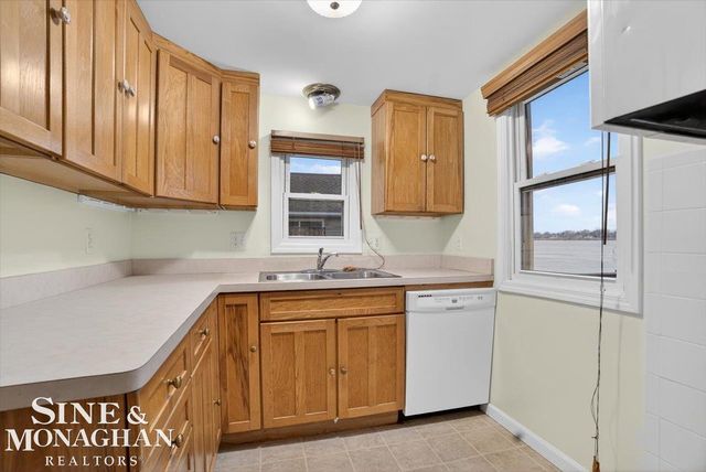 1551 Oakland Avenue, St Clair, MI 48079