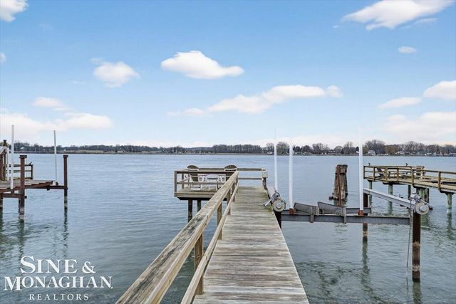 1551 Oakland Avenue, St Clair, MI 48079