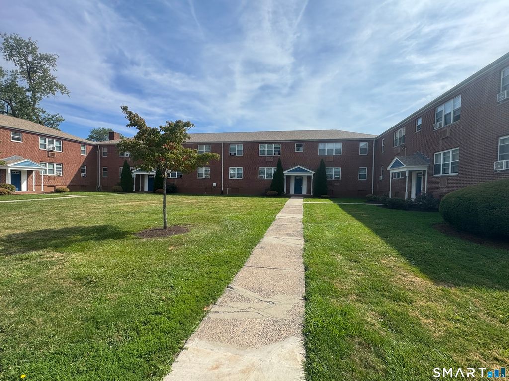 752 New Britain Avenue Apt 4, Hartford, CT 06106