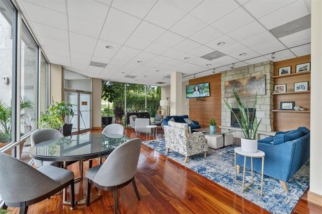 3838 Rainbow Boulevard 304, Kansas City, KS 66103