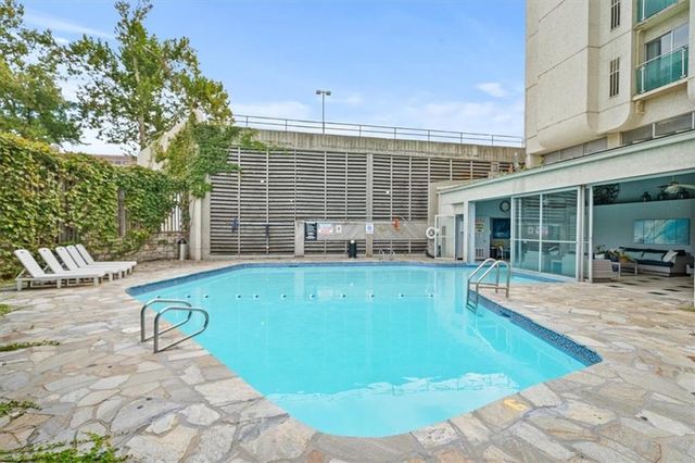 3838 Rainbow Boulevard 304, Kansas City, KS 66103