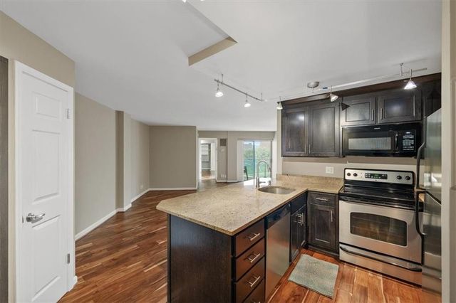 3838 Rainbow Boulevard 304, Kansas City, KS 66103