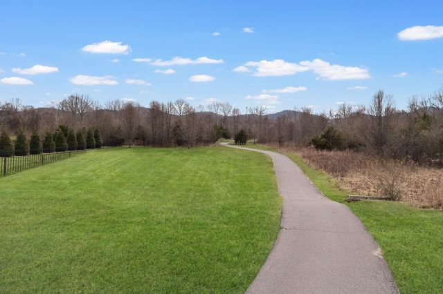 717 Harpers Mill Dr, Nolensville, TN 37135