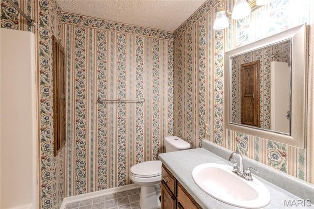 16280 Hardwood Lane, St Robert, MO 65584