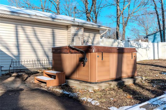 16280 Hardwood Lane, St Robert, MO 65584