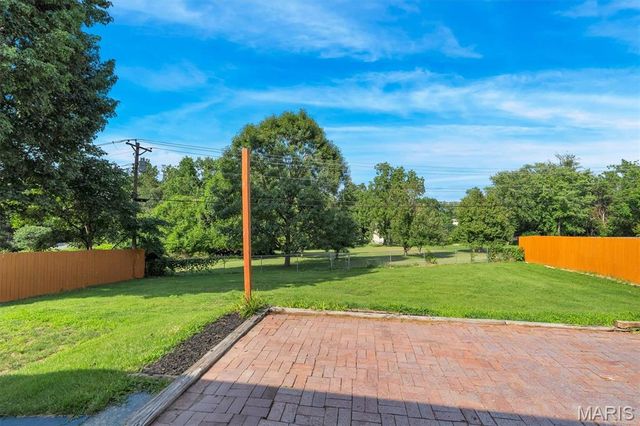 3909 Southern Aire Drive, St Louis, MO 63125