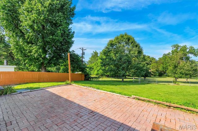 3909 Southern Aire Drive, St Louis, MO 63125