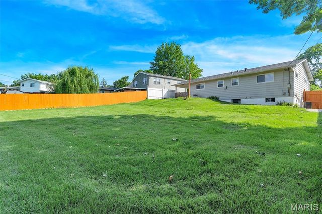 3909 Southern Aire Drive, St Louis, MO 63125
