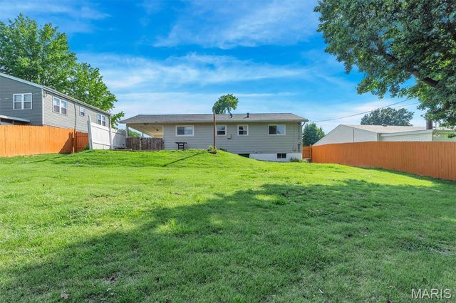 3909 Southern Aire Drive, St Louis, MO 63125