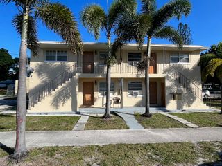 800 Douglass Avenue 4, West Palm Beach, FL 33401
