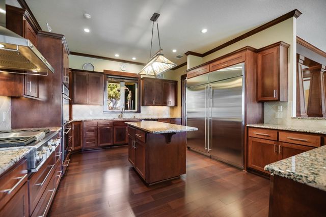 2803 Ranch Road 2831, Horseshoe Bay, TX 78657