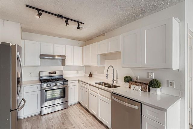 1025 Lakeside Circle, Covington, GA 30016