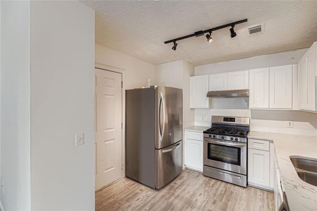 1025 Lakeside Circle, Covington, GA 30016