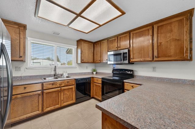 7640 Ranch River Dr, Elverta, CA 95626