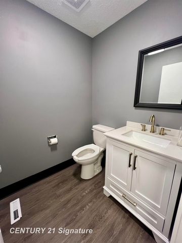 5605 N Colony Drive, Saginaw Twp, MI 48638
