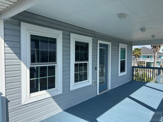 22813 Buena Street, Galveston, TX 77554