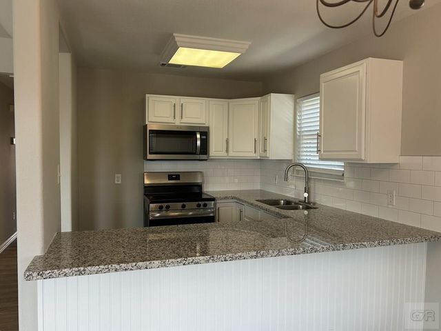 22813 Buena Street, Galveston, TX 77554