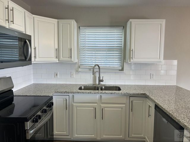 22813 Buena Street, Galveston, TX 77554