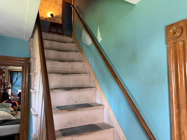 15 Allen St, Fall River, MA 02724