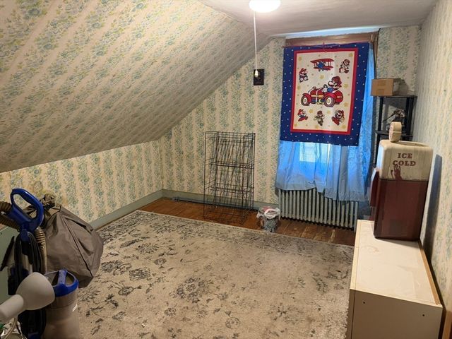 15 Allen St, Fall River, MA 02724