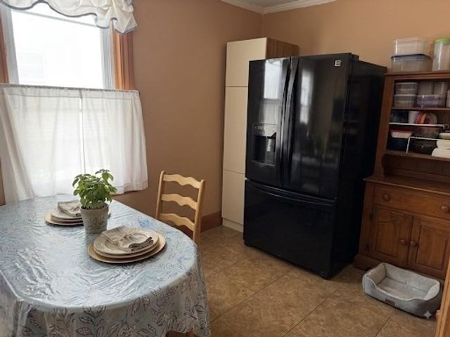 15 Allen St, Fall River, MA 02724